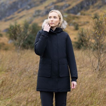 Womens DLX Parka Jacket Ellington, Front view on mannequin
