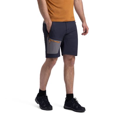 Mens Adventure Shorts Daars In Dark Flint, Front view on mannequin